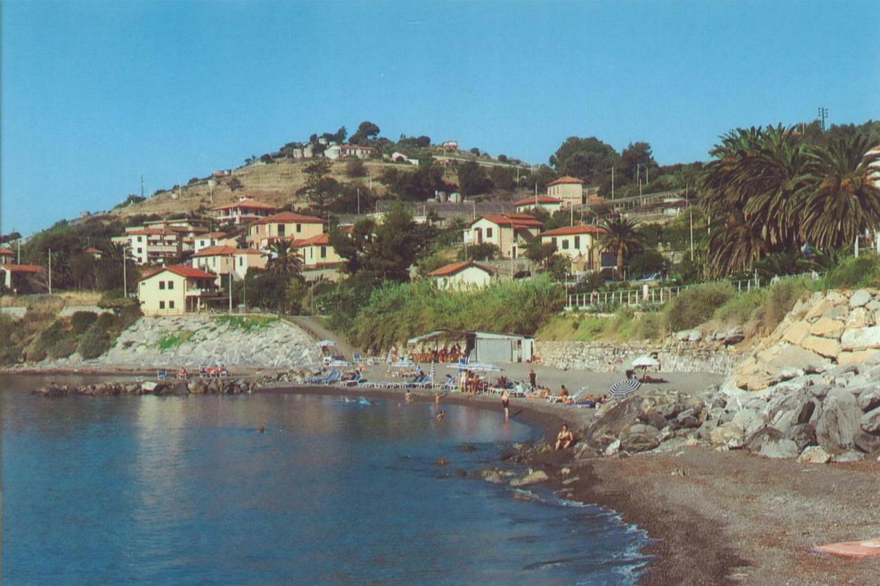 Risorgimento Apartment Cipressa Luaran gambar